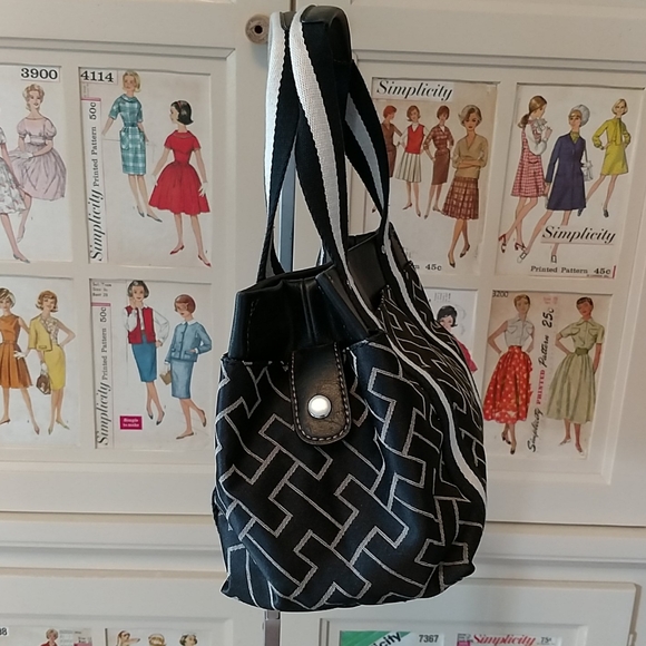 Tommy Hilfiger signature bag - Picture 4 of 8